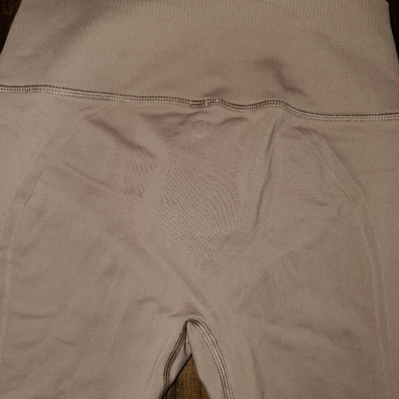 NWT Lululemon Yoga Pants - Picture 5 of 11